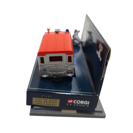 CORGI 1/43 CITY OF BATH FIRE BRIGADE LAND ROVER 50 YEARS WITH CORGI FIGURE 07407