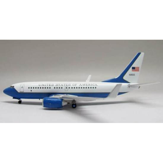 AV27370514 - 1/200 USA C-40C BBJ (737-7CP) 05-0932