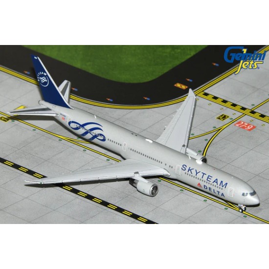 1/400 DELTA AIRLINES B767-400ER N844MH SKYTEAM LIVERY GJDAL2156