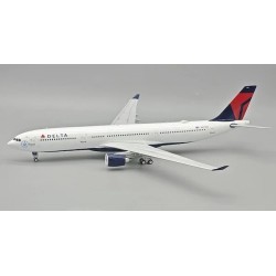 1/200 DELTA AIR LINES AIRBUS A330-323 N821NW WITH STAND IF333DL0825