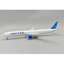 1/200 UNITED AIRLINES BOEING 777-322/ER N2251U WITH STAND IF773UA0725 1/200 UNITED AIRLINES BOEING 777-322/ER N2251U WITH STAND IF773UA0725