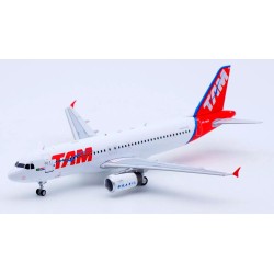 1/200 TAM AIRBUS A320-232 PR-MAK WITH STAND IFRM32202