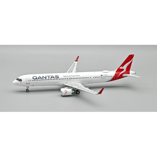 1/200 QANTAS AIRBUS A321-271NY VH-OGB WITH STAND