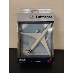 DARON LUFTHANSA SINGLE PLANE RT4134 DAMAGED BOX AND MODEL