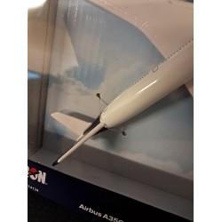 DARON LUFTHANSA SINGLE PLANE RT4134 DAMAGED BOX AND MODEL DARON LUFTHANSA SINGLE PLANE RT4134 DAMAGED BOX AND MODEL