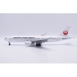1/200 JAPAN AIRLINES BOEING 777-200ER FLAPS DOWN REG: JA702J 1/200 JAPAN AIRLINES BOEING 777-200ER FLAPS DOWN REG: JA702J