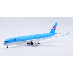1/200 KOREAN AIR AIRBUS A350-900XWB REG: HL8598 WITH STAND SA2086