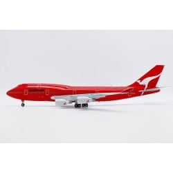 1/200 QANTAS BOEING 747-400 ALL RED REG: VH-OEJ WITH STAND XX20376