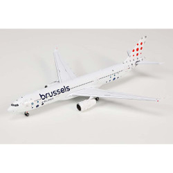 1/400 BRUSSELS AIRLINES AIRBUS A330-300 REG: OO-SFX WITH A 40093