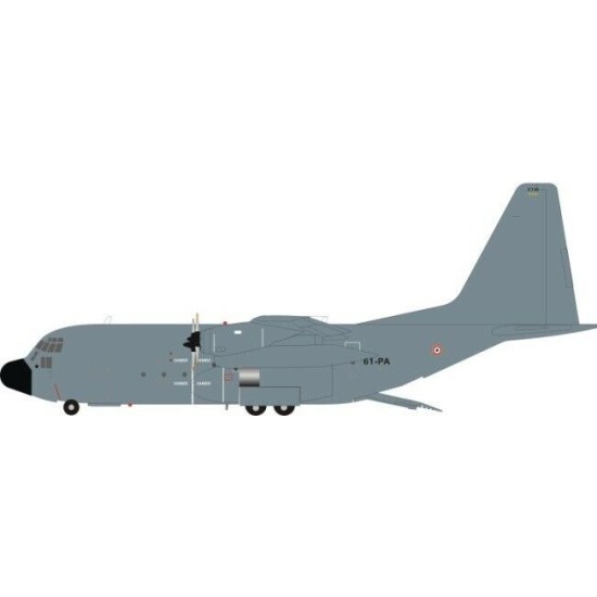 D 1/200 FRANCE AIR FORCE LOCKHEED C-130 5114 WITH STAND