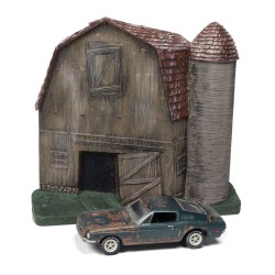 JOHNNY LIGHTNING 1/64 BARN PIKE'S PEAK W/1968 FORD MUSTANG RUSTY