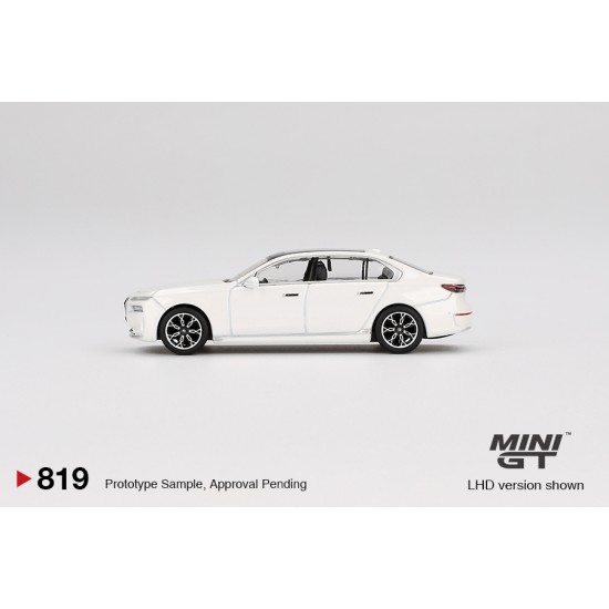 1/64 BMW I7 XDRIVE 60 MINERAL WHITE (LHD)