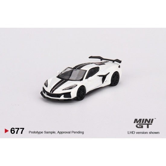 1/64 CHEVROLET CORVETTE Z06 2023 ARCTIC WHITE (LHD) MGT00677-L 1/64 CHEVROLET CORVETTE Z06 2023 ARCTIC WHITE (LHD) MGT00677-L
