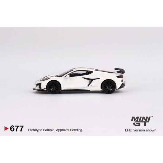 1/64 CHEVROLET CORVETTE Z06 2023 ARCTIC WHITE (LHD) MGT00677-L 1/64 CHEVROLET CORVETTE Z06 2023 ARCTIC WHITE (LHD) MGT00677-L