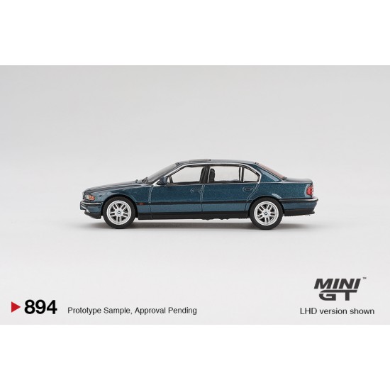 1/64 BMW 750IL SORRENTO BLUE METALLIC (LHD)