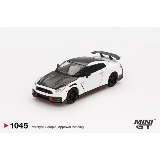 1/64 NISSAN GT-R NISMO 2024 BRILLIANT WHITE PEARL (LHD)