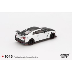 1/64 NISSAN GT-R NISMO 2024 BRILLIANT WHITE PEARL (LHD) BLISTER MGT01045-BL