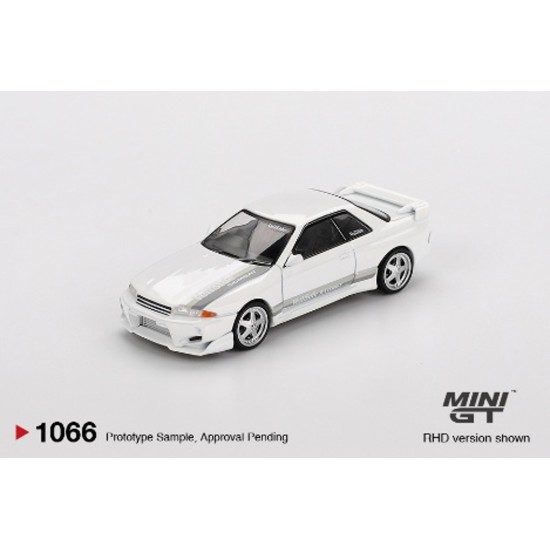 1/64 NISSAN SKYLINE GT-R (R32) VEILSIDE COMBAT C-I WHITE (RHD) BLISTER PACKAGING 1/64 NISSAN SKYLINE GT-R (R32) VEILSIDE COMBAT C-I WHITE (RHD) BLISTER PACKAGING