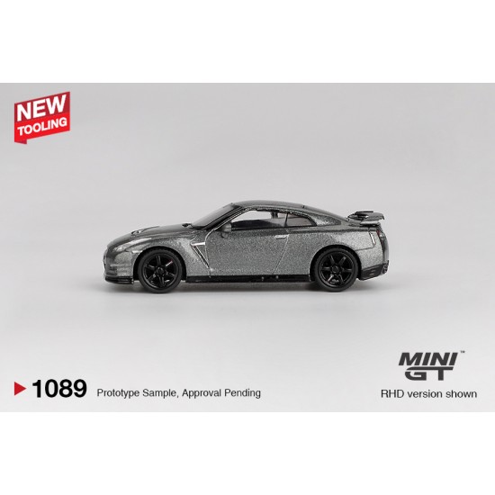 1/64 NISSAN GT-R 2013 DARK METAL GREY (NISMO R35 CRS VERSION) (RHD)