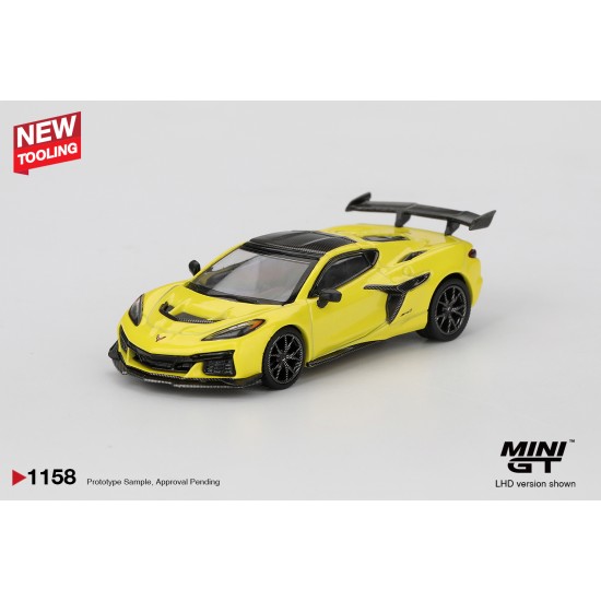 1/64 CHEVROLET CORVETTE ZR1 ACCELERATE YELLOW (LHD)