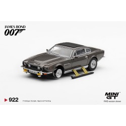 1/64 ASTON MARTIN V8 VANTAGE THE LIVING DAYLIGHTS WEAPONS ON (RHD) SPANISH BLISTER PACKAGING