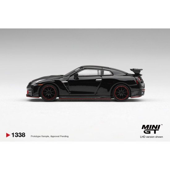 1/64 NISSAN GT-R NISMO 2024 BLACK (LHD) BLISTER PACKAGING