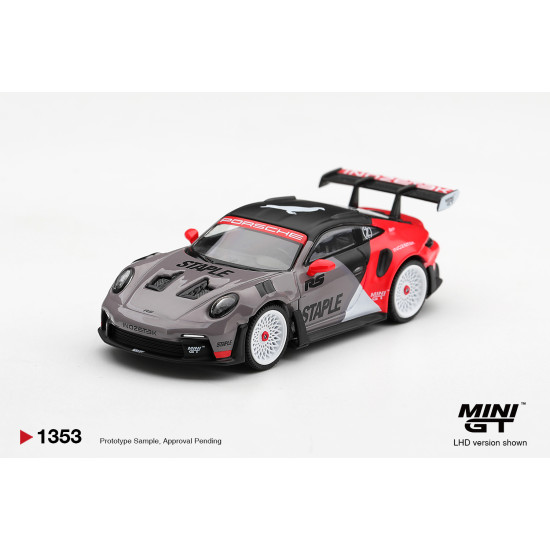 1/64 PORSCHE 911 GT3 RS STABLE X INOZETEK (LHD)
