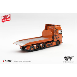 1/64 SCANIA 770S B8X4NA HOOKLIFT FLATBED ORANGE (LHD)