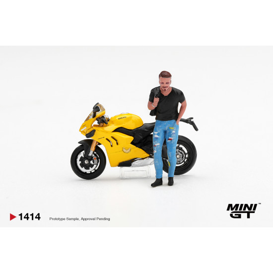 1/64 DUCATI PANIGALE V4 S GIALLO WITH FIGURE