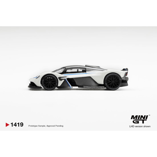 1/64 ASTON MARTIN VALKYRIE ESCAPING WHITE (LHD)