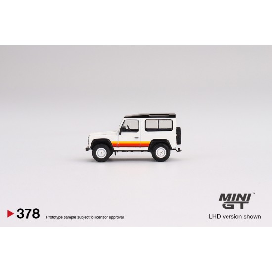 1/64 LAND ROVER DEFENDER 90 WAGON WHITE (LHD)