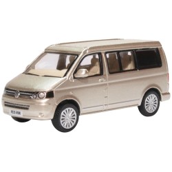 1/76 SAND BEIGE VW T5 CAMPER 1/76 SAND BEIGE VW T5 CAMPER