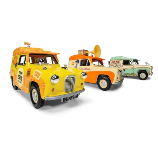 1/43 WALLACE AND GROMIT AUSTIN A35 VAN COLLECTION 3 VAN SET CC80505