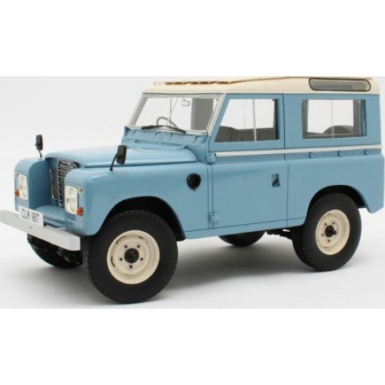 CULCML114-1 - 1/18 LAND ROVER 88 SERIES III BLUE