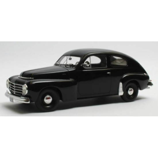 CULCML118-1 - 1/18 VOLVO PV444 BLACK 1952