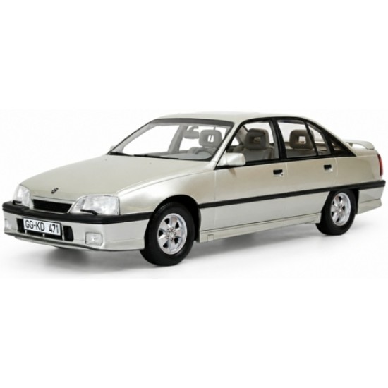 CULCML237-2 - 1/18 OPEL OMEGA 3000 STAR SILVER 1987-1994