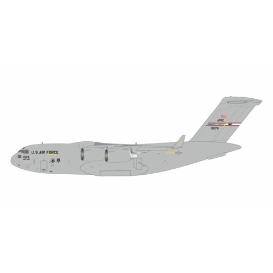 G2AFO1302 - 1/200 US AIR FORCE BOEING C-17A GLOBEMASTER III WRIGHT PATTERSON REG 00-0178