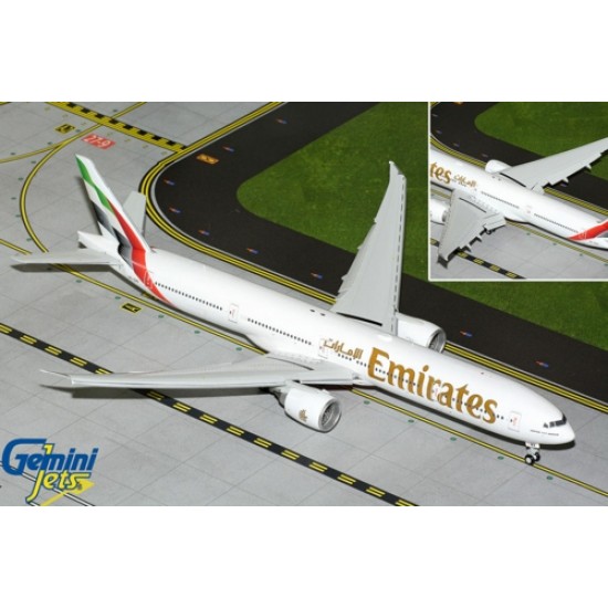 1/200 EMIRATES B777-300ER A6-ENV NEW LIVERY FLAPS DOWN