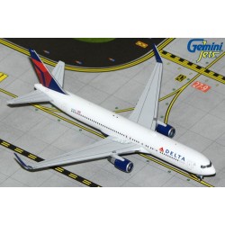 1/400 DELTA AIR LINES B767-300ER N1201P GJDAL2104 1/400 DELTA AIR LINES B767-300ER N1201P GJDAL2104