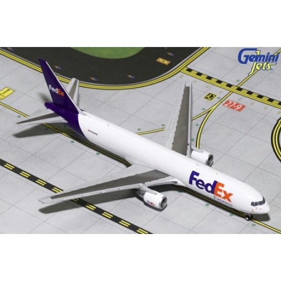 1/400 FEDEX B767-300F N103FE