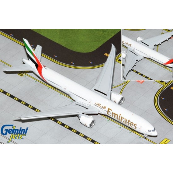 1/400 EMIRATES B777-300ER FLAPS DOWN GJUAE2068F