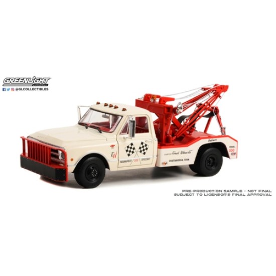 GL13651 - 1/18 1967 CHEVROLET C-30 DUALLY WRECKER 51ST ANNUAL INDY 500 OFFICIAL TRUCK COURTESY OF ERNEST HOLMES CO.