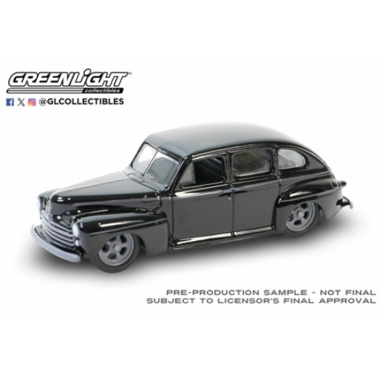 GL28150-A - 1/64 BLACK BANDIT SERIES 29 - 1948 FORD FORDOR SUPER DELUXE LOWRIDER SOLID PACK
