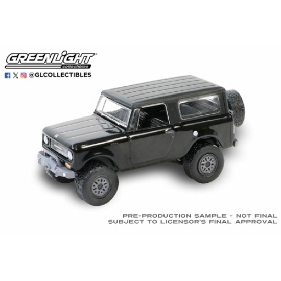 GL28150-B - 1/64 BLACK BANDIT SERIES 29 - 1969 HARVESTER SCOUT LIFTED SOLID PACK