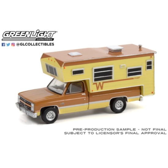 1/64 1986 CHEVROLET C20 SILVERADO CAMPER SPECIAL WITH WINNEBAGO SLIDE-IN CAMPER COPPER CANYON AND DOESKIN TAN (HOBBY EXCLUSIVE)