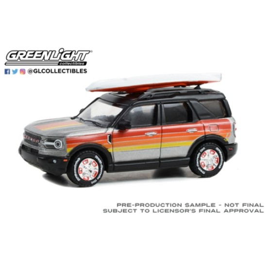 1/64 2022 FORD BRONCO SPORT OUTER BANKS FREE WHEELIN BRONCO SPORT WITH ROOFTOP KAYAK (HOBBY EXCLUSIVE)