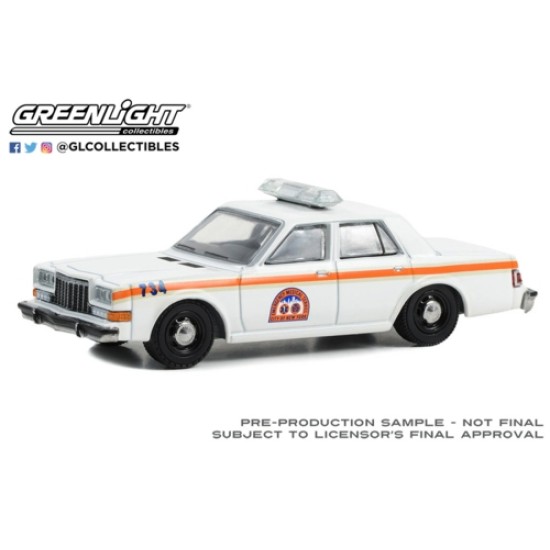GL30444 - 1/64 FIRST RESPONDERS - 1983 DODGE DIPLOMATE - NYC EMS (CITY OF NEW YORK EMERGENCY MEDICAL SERVICE) (HOBBY EXCLUSIVE)