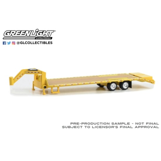 GL30485 - 1/64 GOOSENECK TRAILER - YELLOW WITH RED AND WHITE CONSPICUITY STRIPES (HOBBY EXCLUSIVE) 