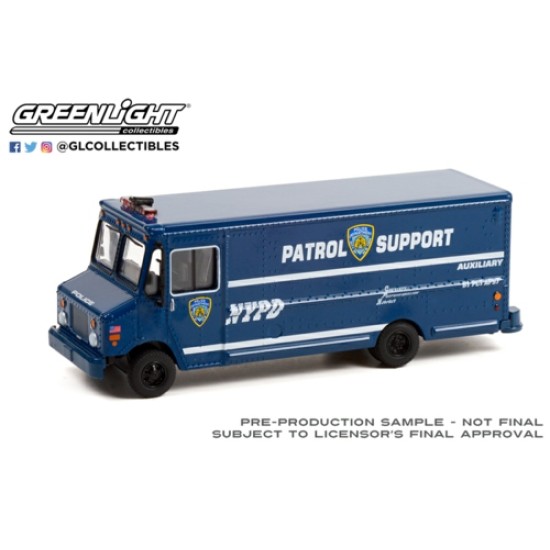 1/64 H.D. TRUCKS SERIES 22 2019 STEP VAN NEW YORK CITY POLICE DEPT AUXILIARY PATROL SUPPORT