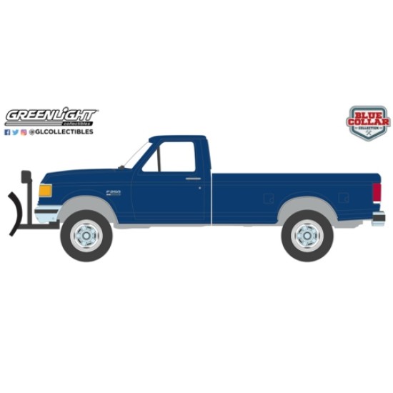 GL35280-E - 1/64 BLUE COLLAR COLLECTION SERIES 13 - 1991 FORD F-250 XL 4X4 WITH SNOW PLOW - DEEP SHADOW BLUE METALLIC SOLID PACK